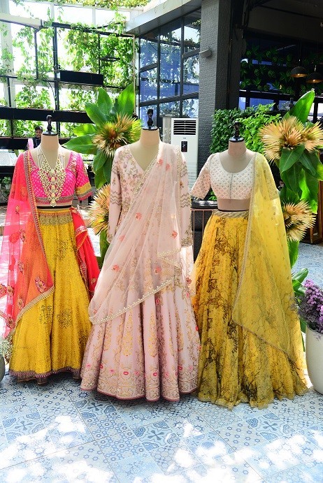 Anju_Modi_SS_19_collection_preview_at_Anju_Modi_X_Tyaani_by_Karan_Johar_1_