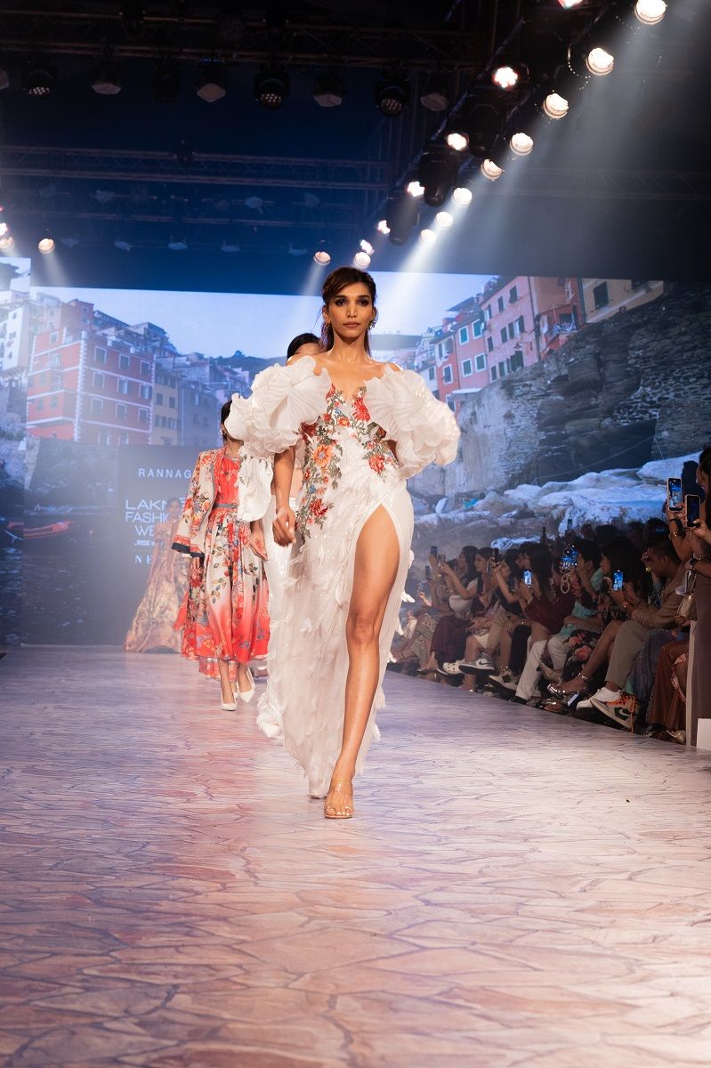 Juhi_Godambe_at_Ranna_Gill_LFW_show