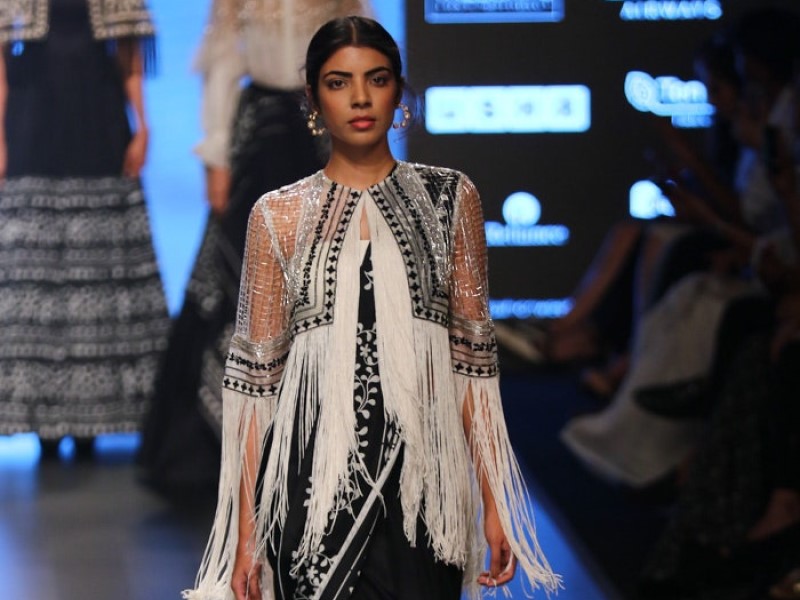 Ridhi Mehra LFW SS'18 Cinco- 7