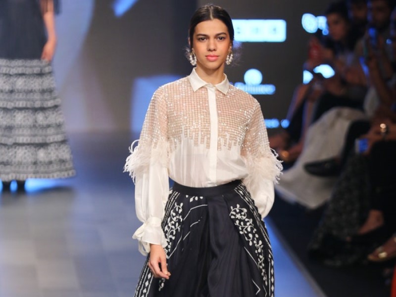 Ridhi Mehra LFW SS'18 Cinco- 9