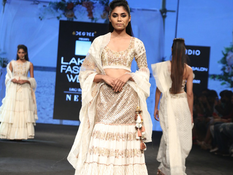 Sukriti & Aakriti LFW SS'19 Rustic Boutonniere- 4