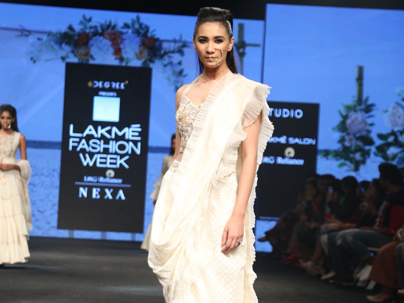 Sukriti & Aakriti LFW SS'19 Rustic Boutonniere- 5