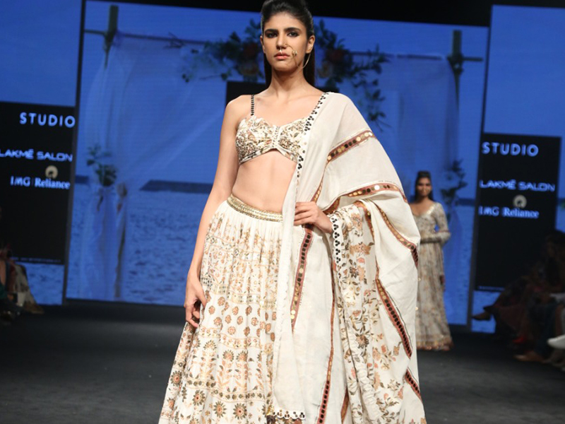 Sukriti & Aakriti LFW SS'19 Rustic Boutonniere- 6