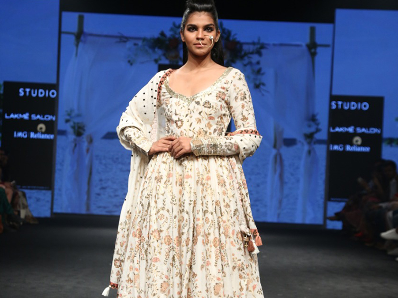 Sukriti & Aakriti LFW SS'19 Rustic Boutonniere- 7